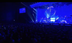 chandelier rental concert Caro Emerald