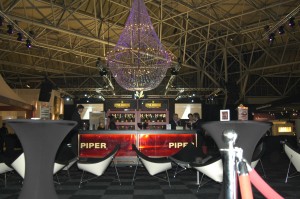 super size chandelier miljonair fair