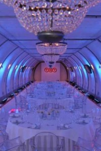 tnt,cena,avion,lamparas,evento