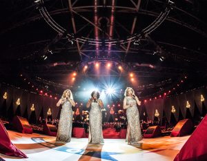 una atmósfera maravillosa de un concierto